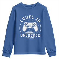 Level 16 Unlocked Video Gamer 16th Birthday Gift Youth Sweatshirt Vintage 2010 16 Year Old Gift