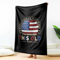 Dont Know How To Act My Age Throw Blanket Vintage Funny Old Man Saying American Flag - Wonder Print Shop