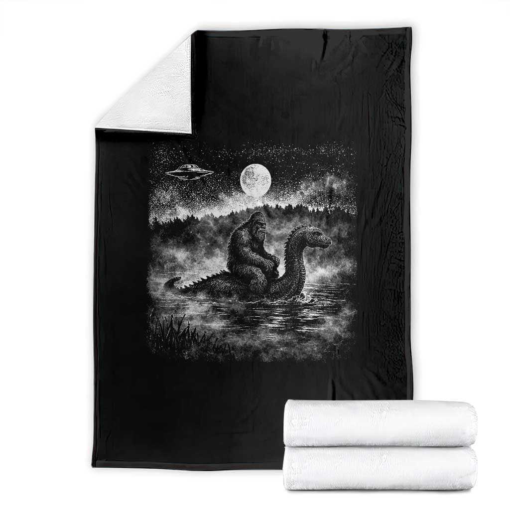 Bigfoot Loch Ness Monster Throw Blanket Funny Retro Sasquatch Nessie Funny Cryptid Vintage Graphic