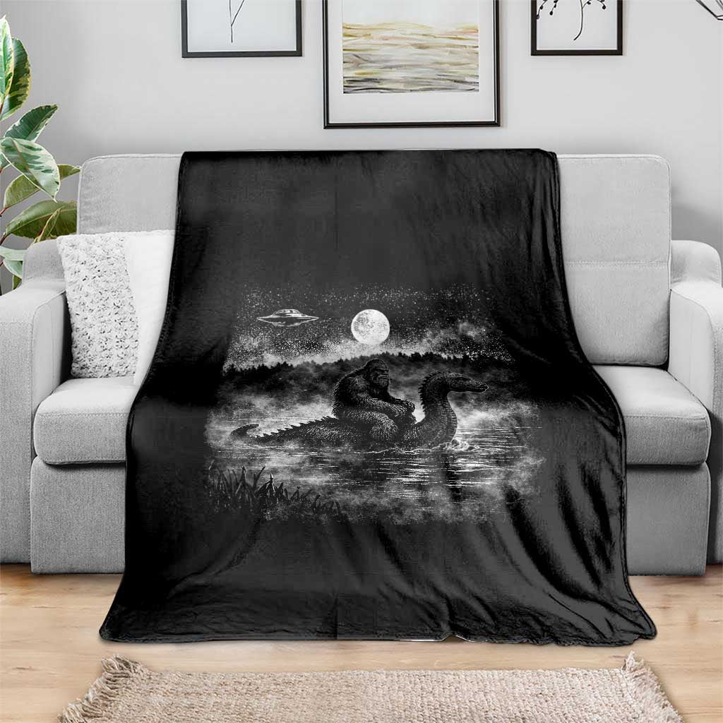 Bigfoot Loch Ness Monster Throw Blanket Funny Retro Sasquatch Nessie Funny Cryptid Vintage Graphic