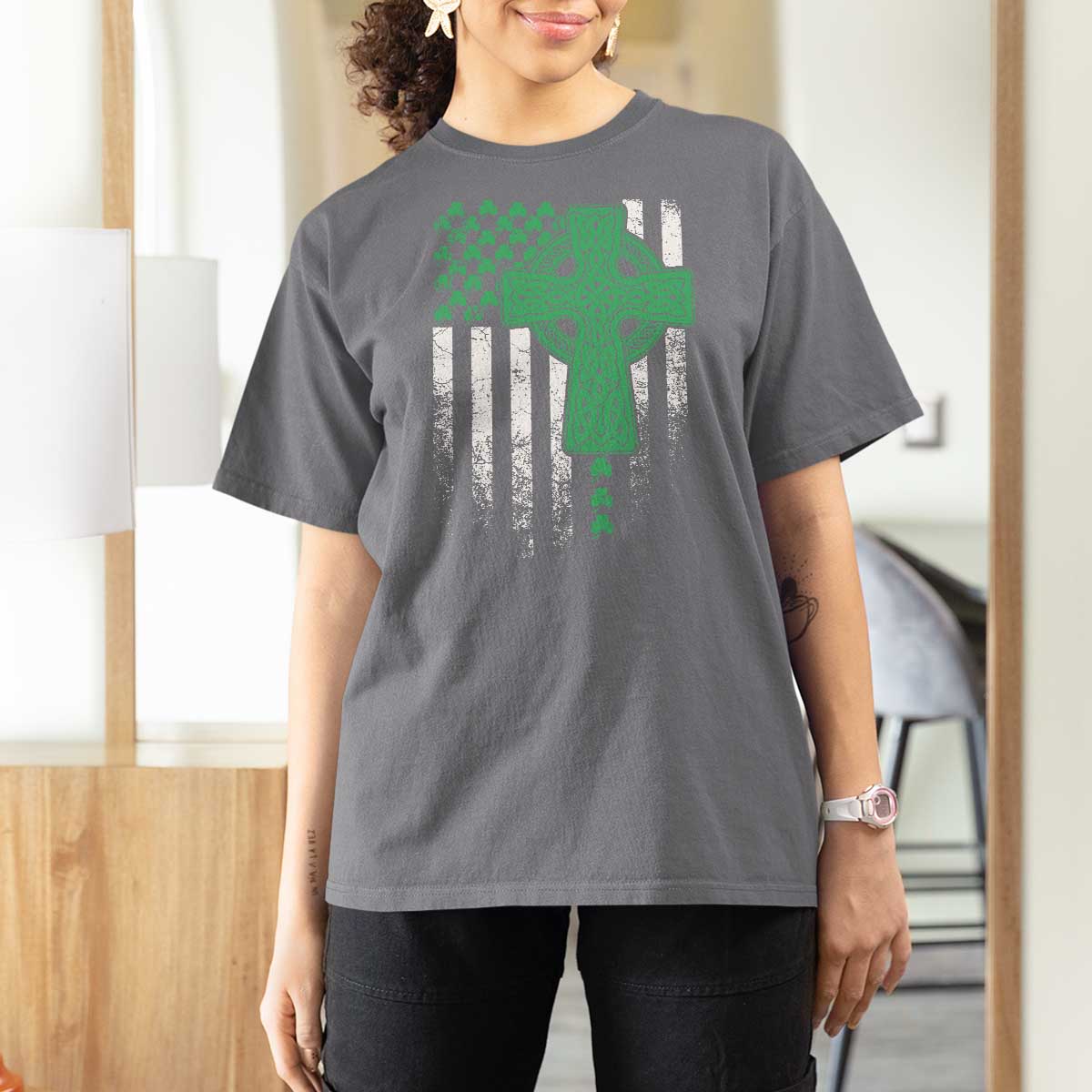 St Patricks Day American Flag T Shirt For Women Celtic Cross Shamrocks