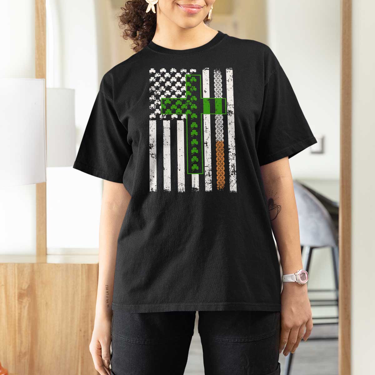 American Flag Shamrocks St Patricks Day T Shirt For Women Vintage Irish USA