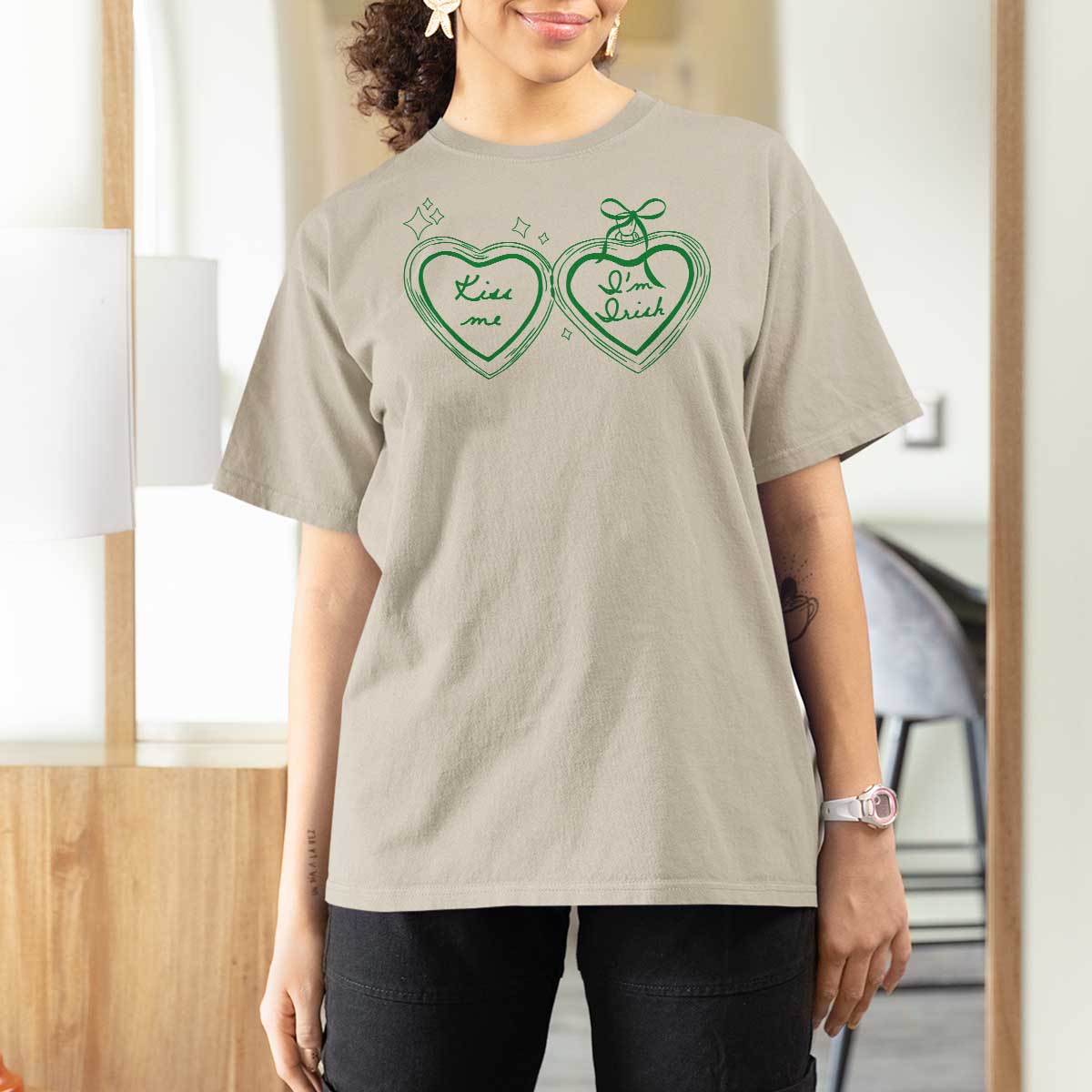 Kiss Me I'm Irish T Shirt For Women Green Heart Locket St. Patrick's Day Pride