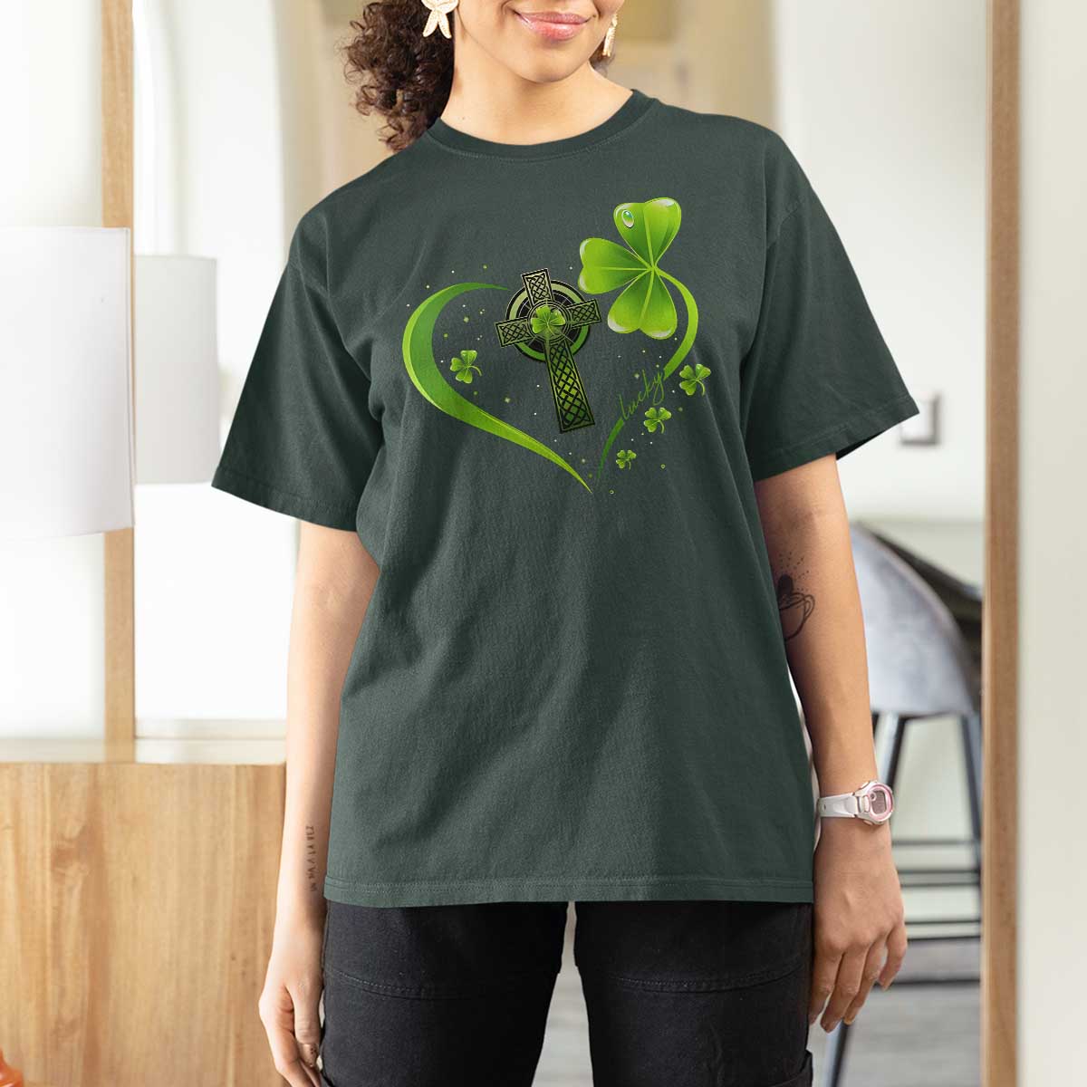 St Patricks Day T Shirt For Women Lucky Clover Irish Shamrock Celtic Cross