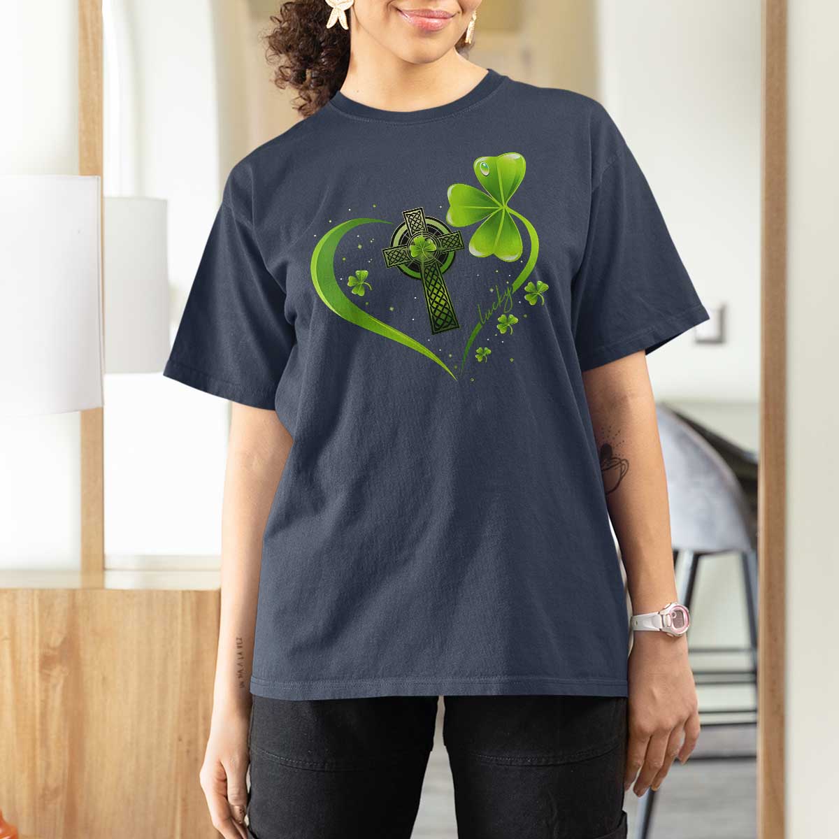 St Patricks Day T Shirt For Women Lucky Clover Irish Shamrock Celtic Cross