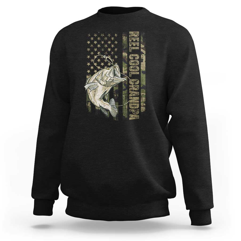 Funny Fishing Vintage Reel Cool Grandpa Sweatshirt Camo American Flag USA Bass Fish Fisherman