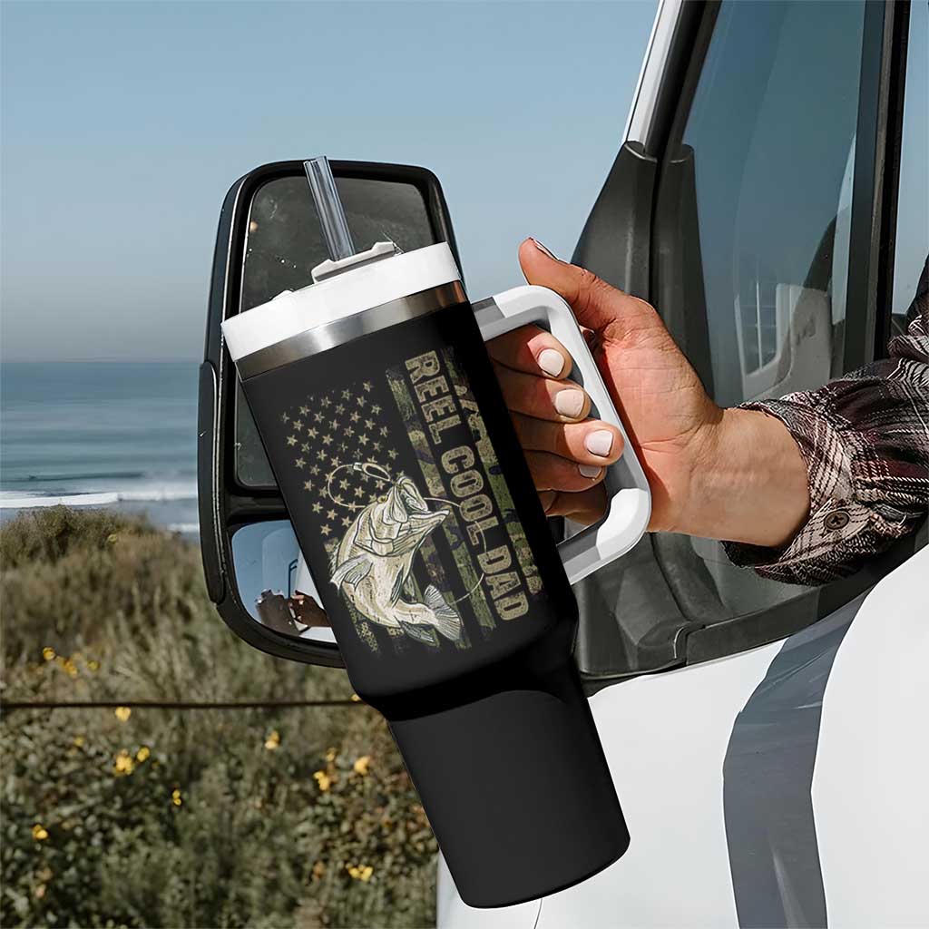 Funny Fishing Vintage Reel Cool Dad Tumbler With Handle Camo American Flag USA Bass Fish Fisherman