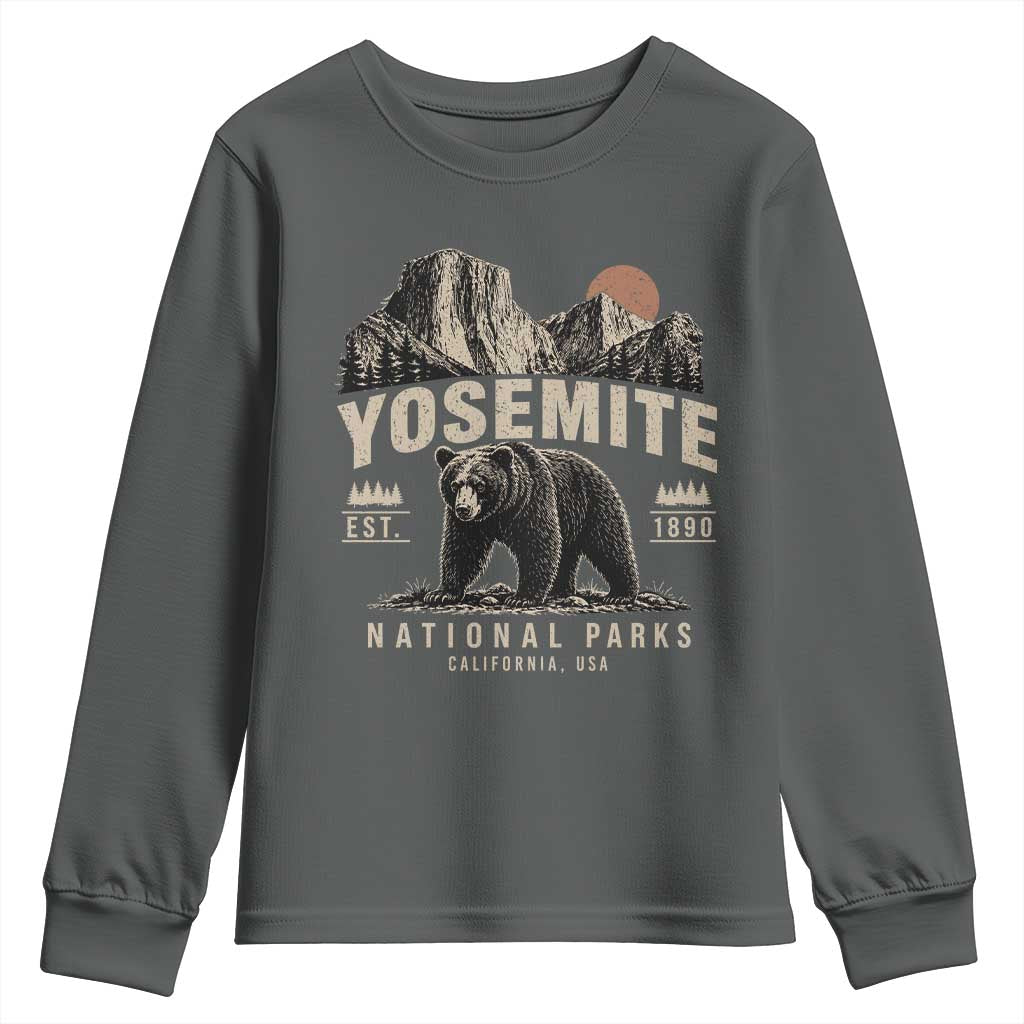 Vintage Yosemite National Park Youth Sweatshirt Retro Bear Nature Wildlife Forest