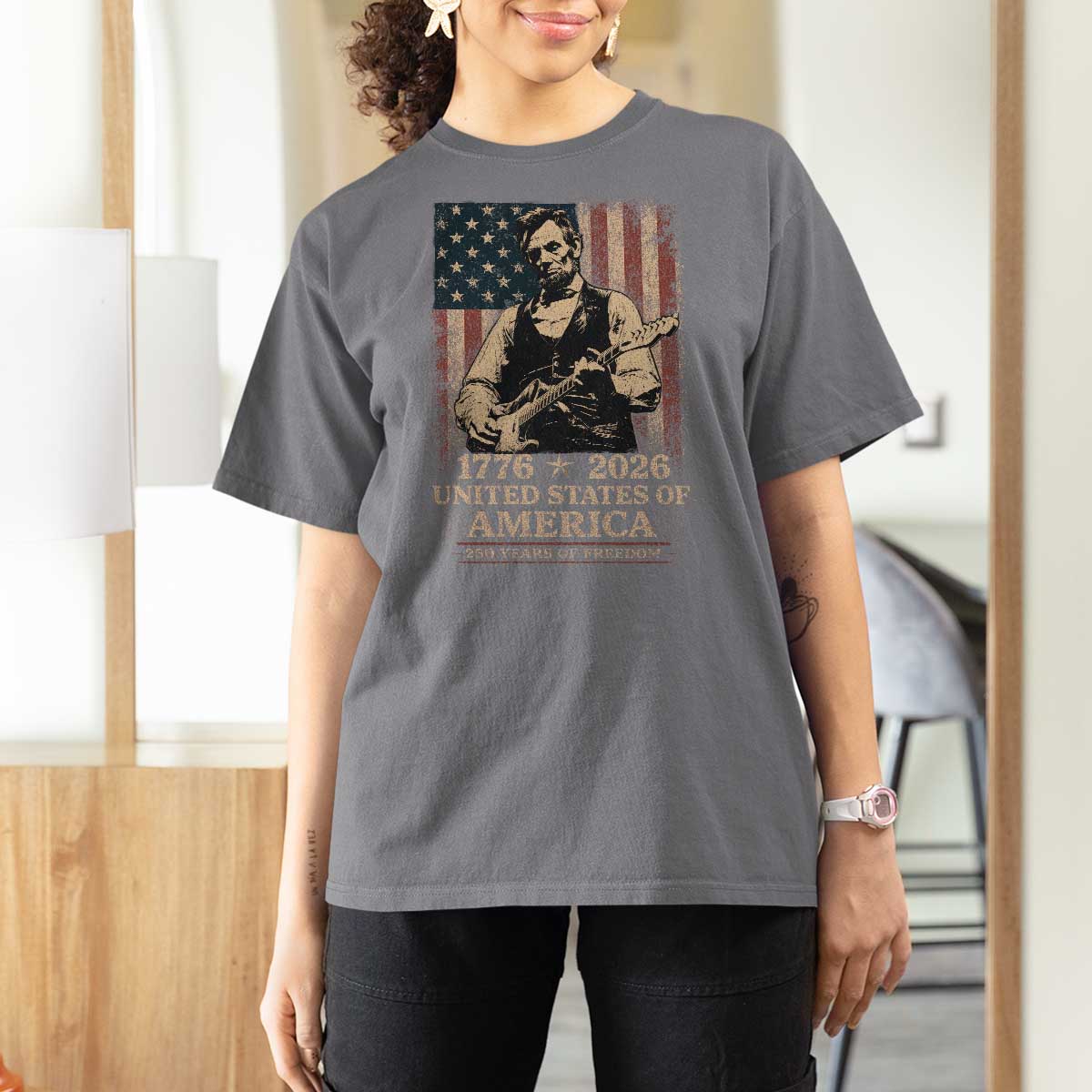 Vintage Abraham Lincoln Abe Lincoln Playing Guitar 250 Years T Shirt For Women 1776 2026 Humor Patriotic USA Flag