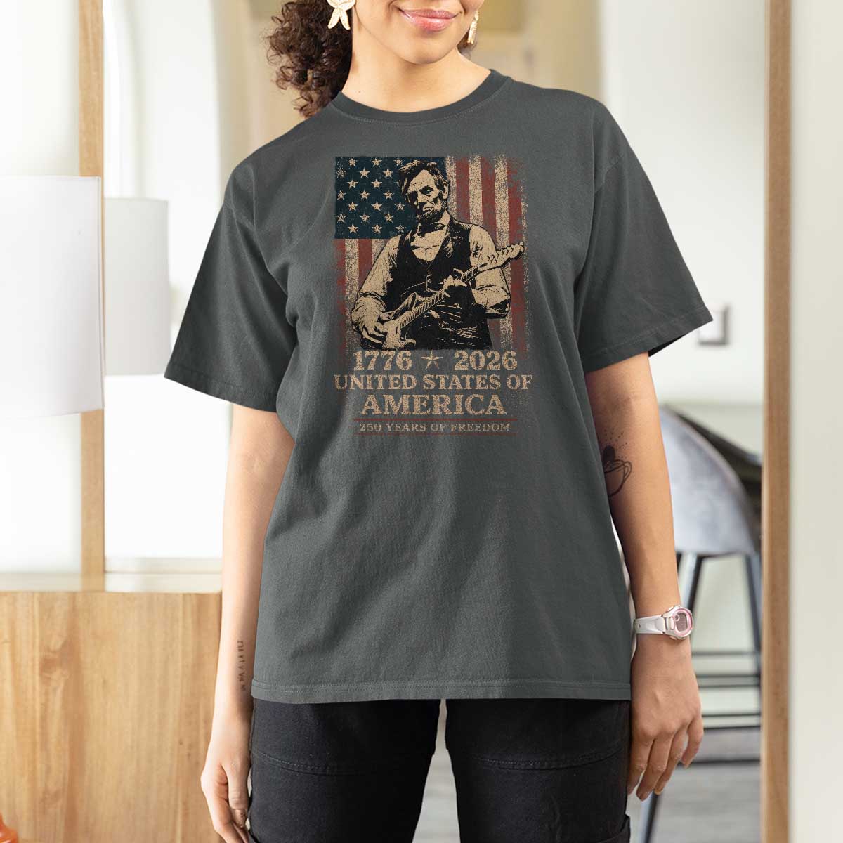 Vintage Abraham Lincoln Abe Lincoln Playing Guitar 250 Years T Shirt For Women 1776 2026 Humor Patriotic USA Flag