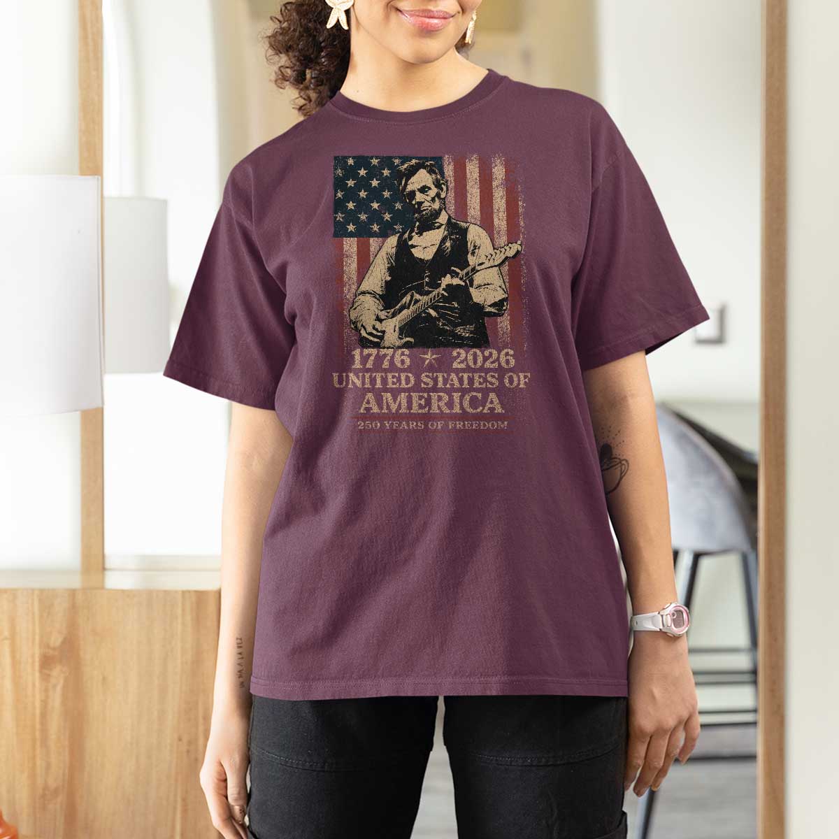 Vintage Abraham Lincoln Abe Lincoln Playing Guitar 250 Years T Shirt For Women 1776 2026 Humor Patriotic USA Flag