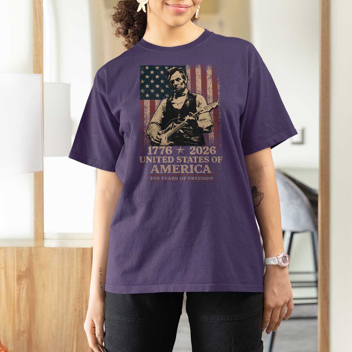 Vintage Abraham Lincoln Abe Lincoln Playing Guitar 250 Years T Shirt For Women 1776 2026 Humor Patriotic USA Flag