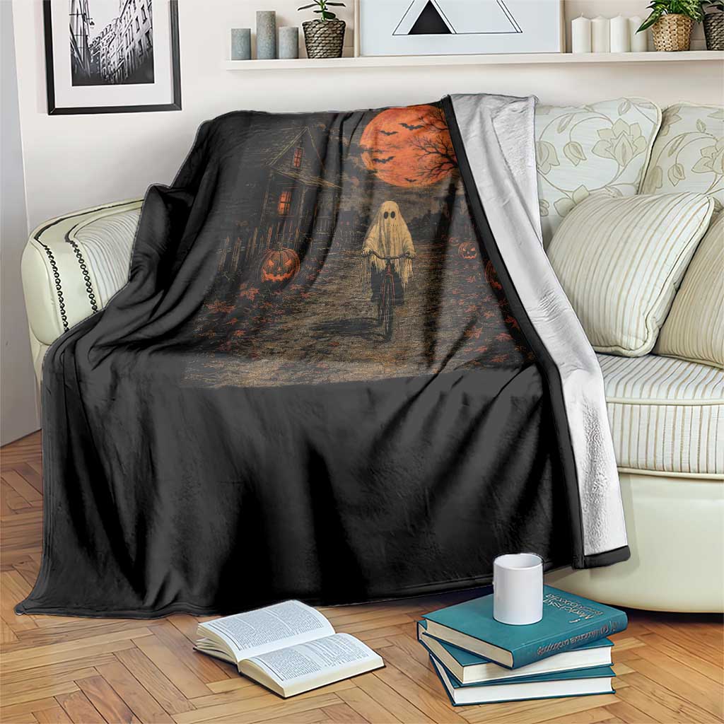 Halloween Spooky Ghost Biking Throw Blanket Vintage Ghost Riding Bicycle Gothic Moonlit Pumpkin Autumn Graphic