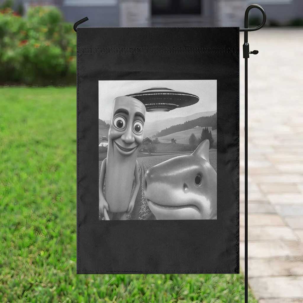 Funny Italian Brainrot Meme Garden Flag Funny Tung Tung Tung Sahur Tralalero Tralala Selfie