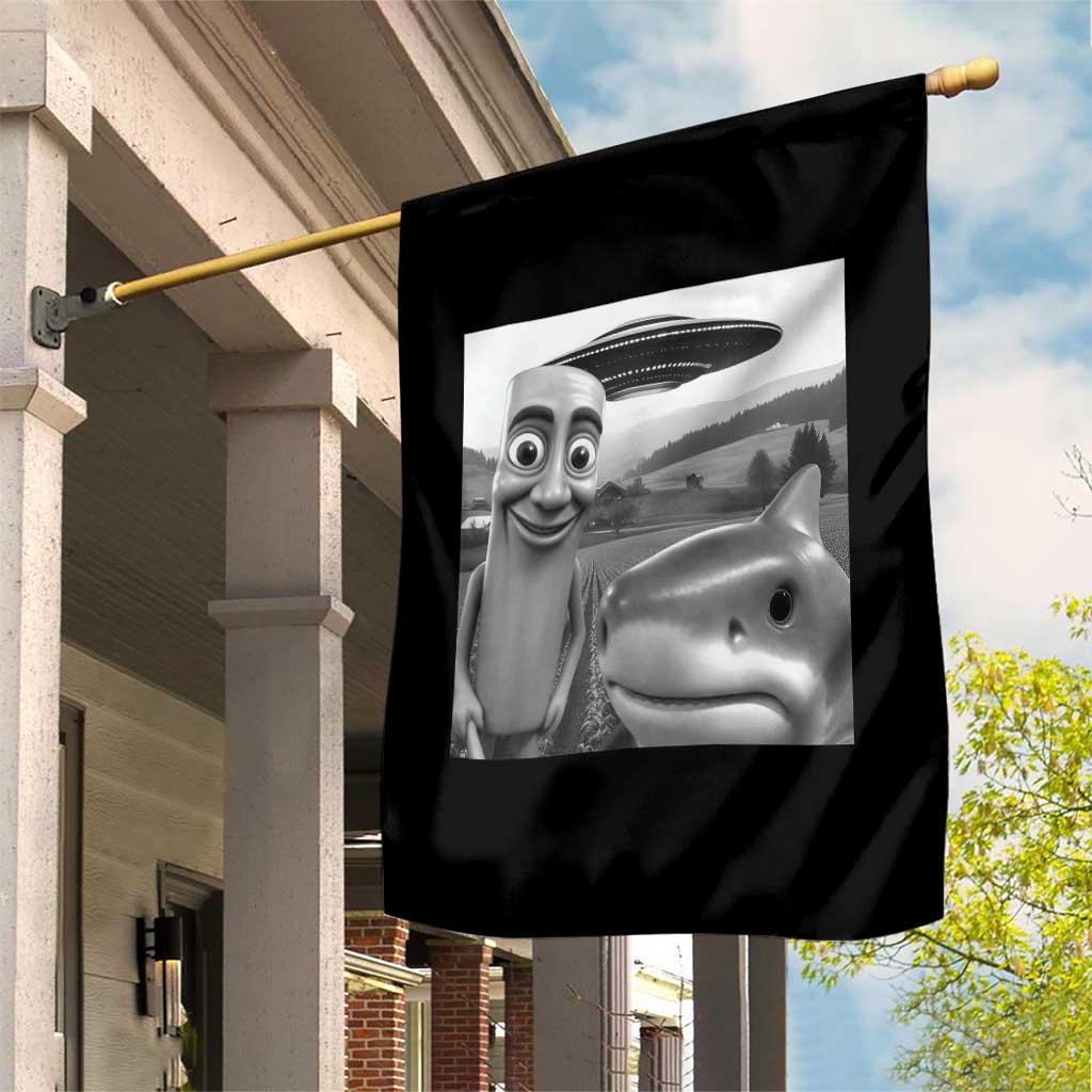 Funny Italian Brainrot Meme Garden Flag Funny Tung Tung Tung Sahur Tralalero Tralala Selfie