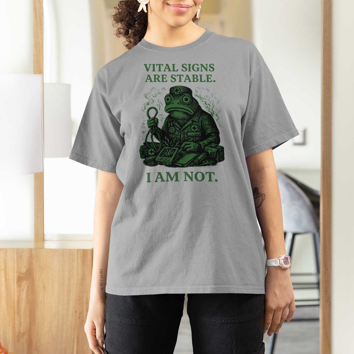 Frog Medic T Shirt For Women Funny Animal EMT Emergency Health Workers