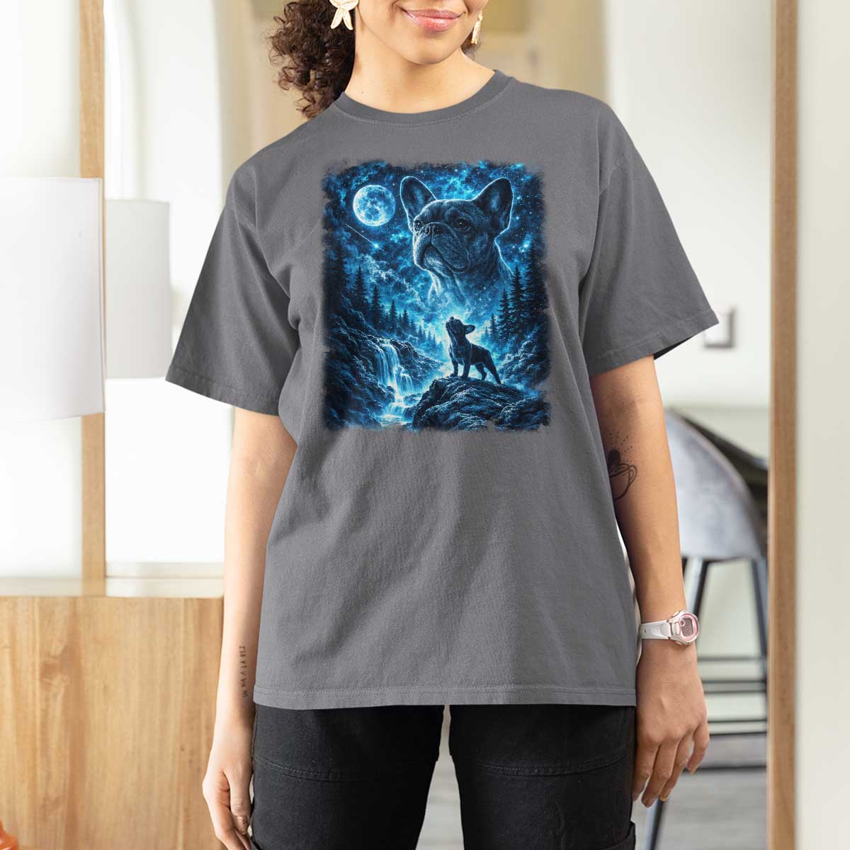 French Bulldog Howling To The Moon T Shirt For Women Vintage Graphic Dog Lovers Silly Frenchy Bulldog Mom
