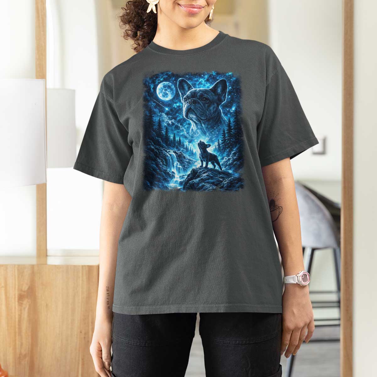 French Bulldog Howling To The Moon T Shirt For Women Vintage Graphic Dog Lovers Silly Frenchy Bulldog Mom