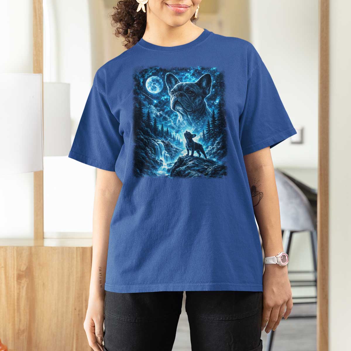 French Bulldog Howling To The Moon T Shirt For Women Vintage Graphic Dog Lovers Silly Frenchy Bulldog Mom
