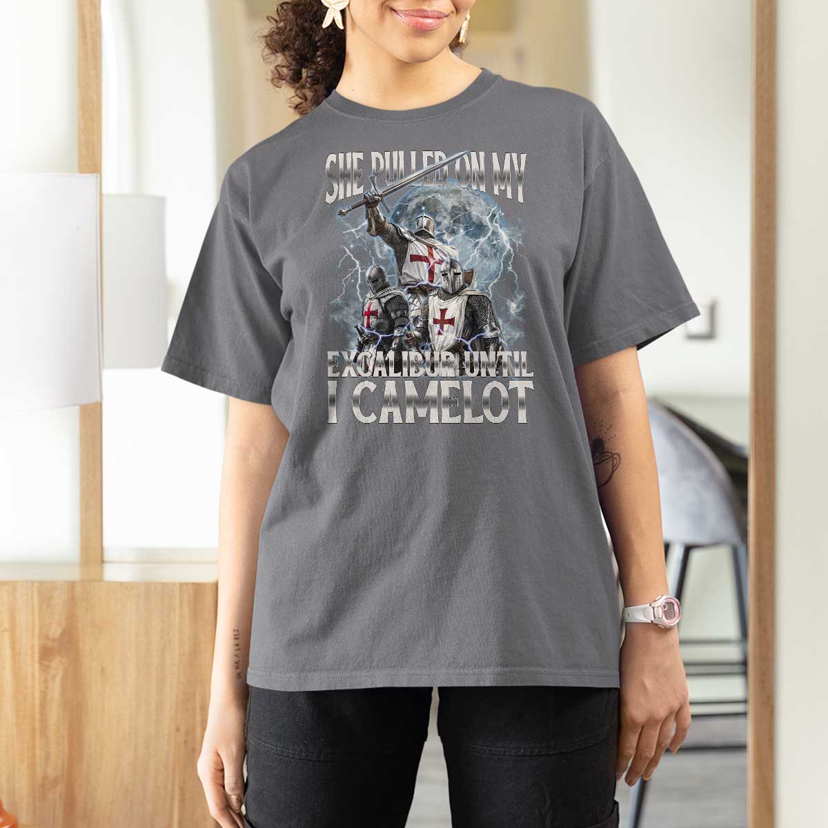 Funny Offensive Knight Meme T Shirt For Women She Pulled On My Excalibur Bootleg - Wonder Print Shop