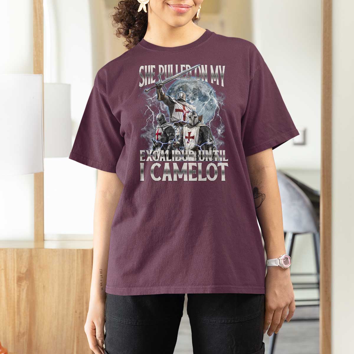 Funny Offensive Knight Meme T Shirt For Women She Pulled On My Excalibur Bootleg - Wonder Print Shop