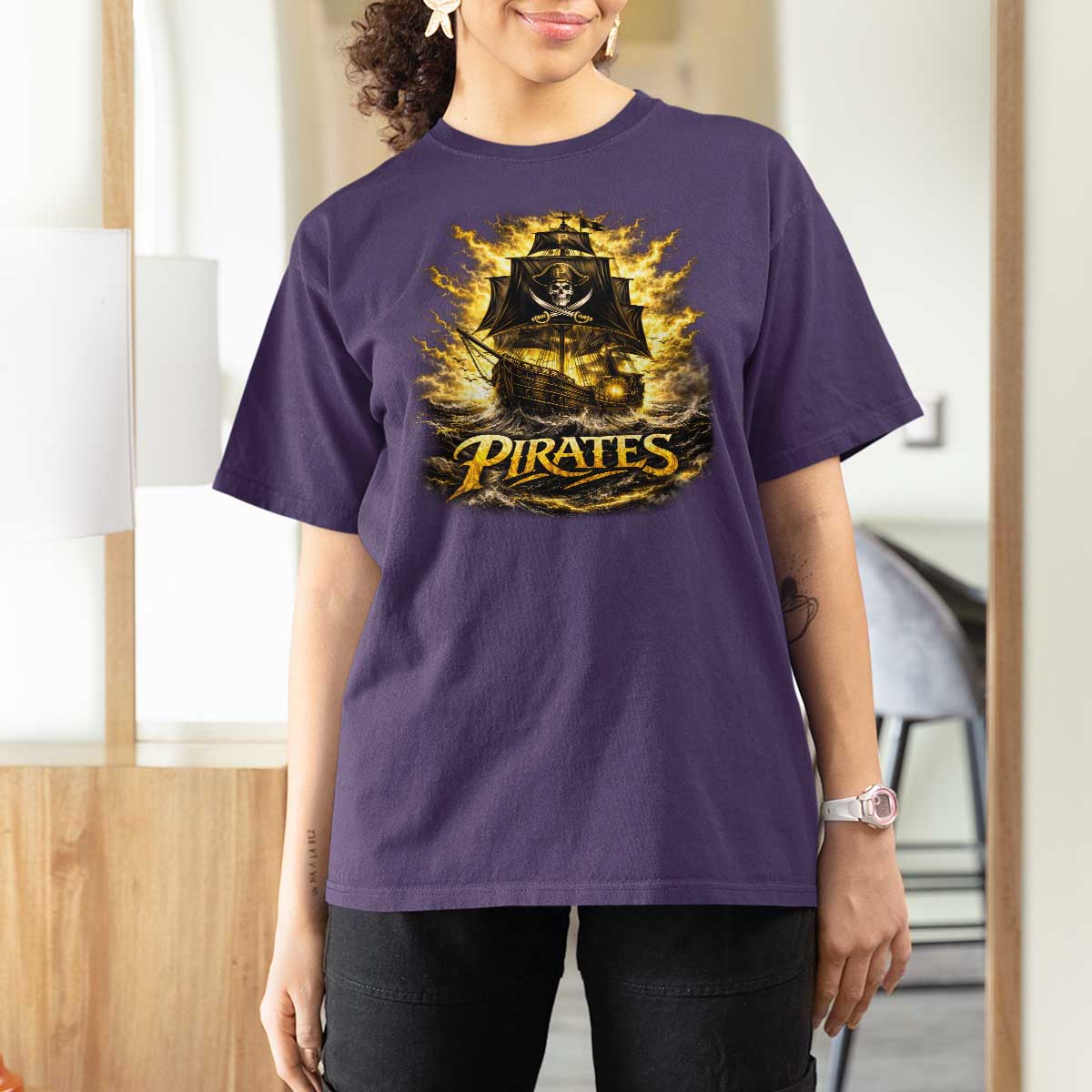 Pirate Lovers T Shirt For Women Vintage Golden Pirate Ship Skull Graphic