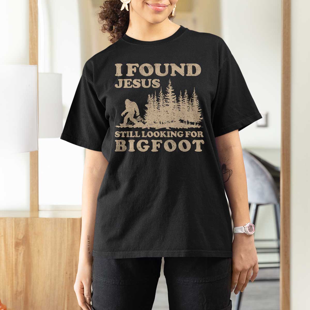 Retro I Found Jesus Still Looking Bigfoot T Shirt For Women Vintage Sasquatch Believer Funny Christian Humor
