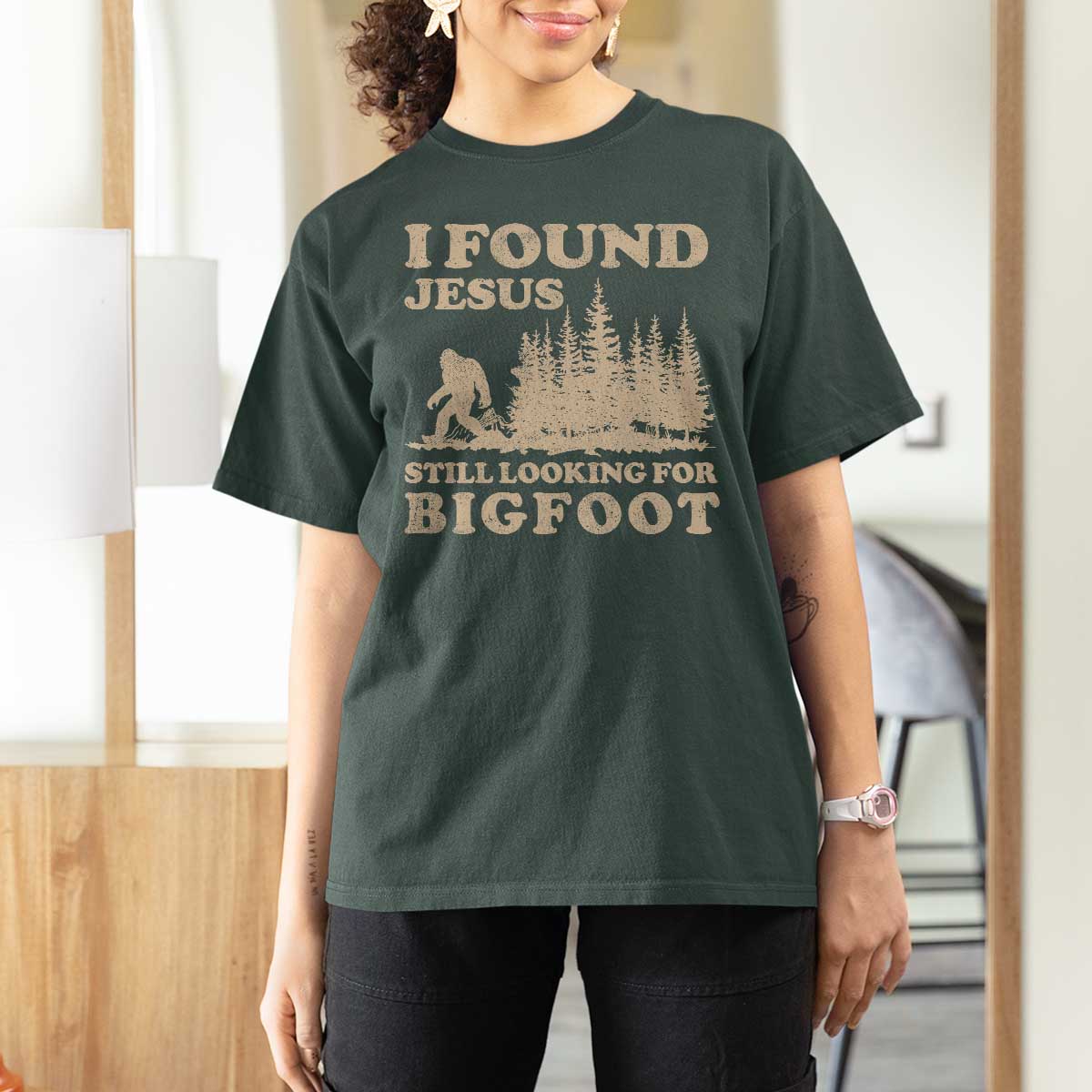Retro I Found Jesus Still Looking Bigfoot T Shirt For Women Vintage Sasquatch Believer Funny Christian Humor