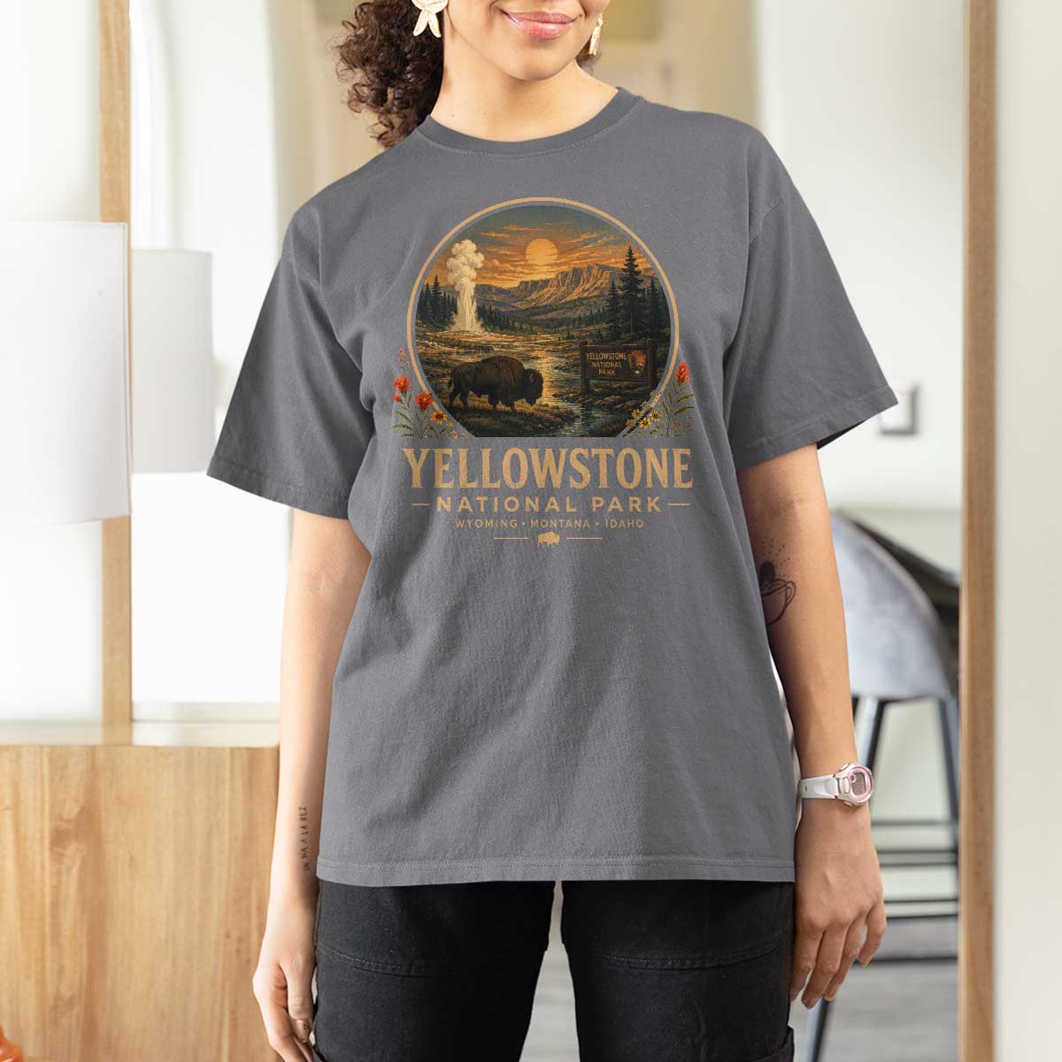 Vintage Yellowstone National Park Vintage Bison Geyser T Shirt For Women Wyoming Montana Idaho Hiking Camping