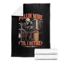 Electrician Lineman Skeleton Graphic Throw Blanket Pullin Wire Til I Retire