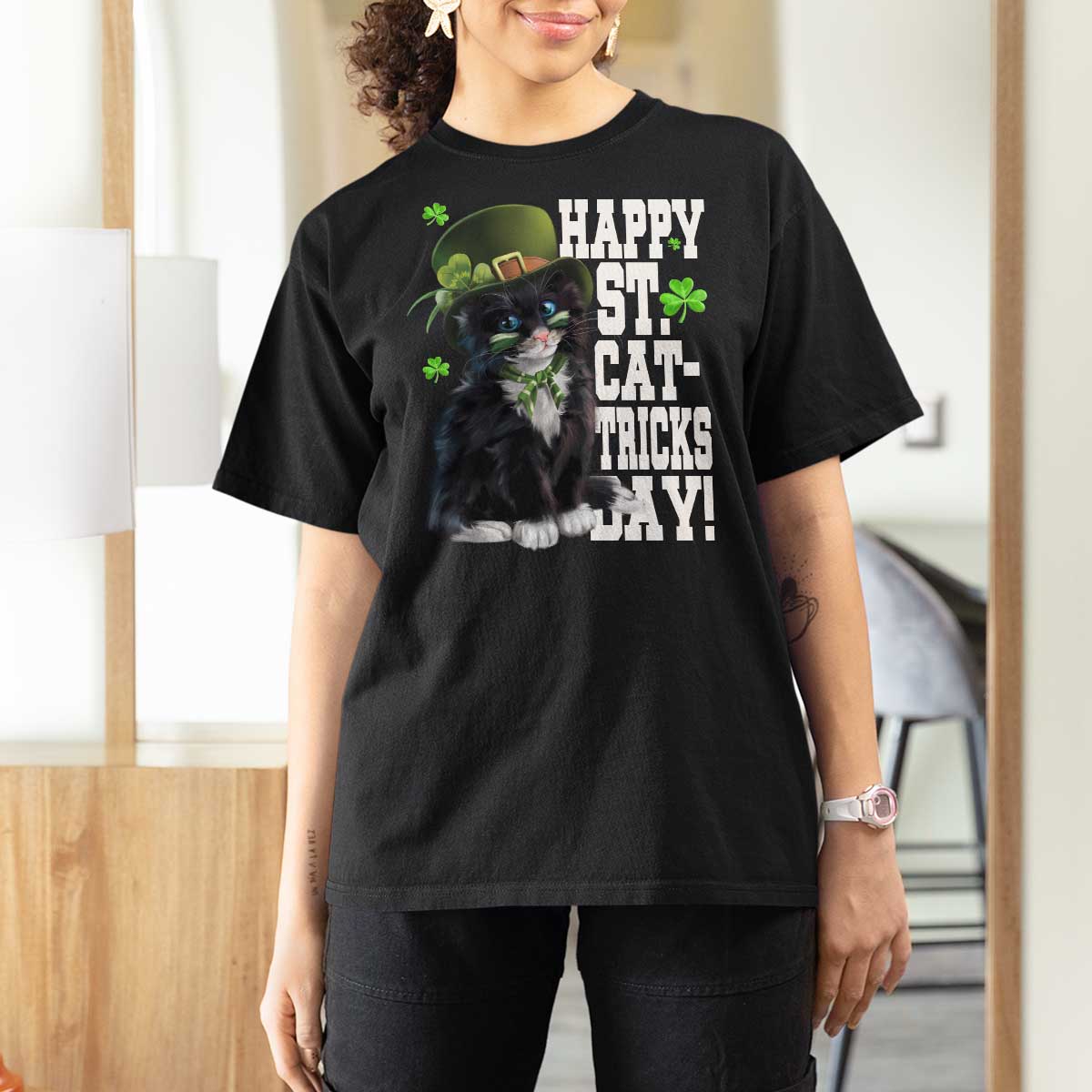 Shamrock Cat St Patricks Day T Shirt For Women Kitty Mom Gift