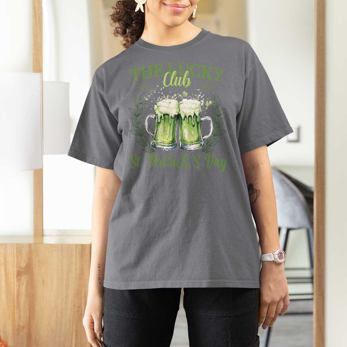 Irish Cat Eating Ramen Noodles Cute Anime St Patrick's Day T Shirt For Women The Lucky Club