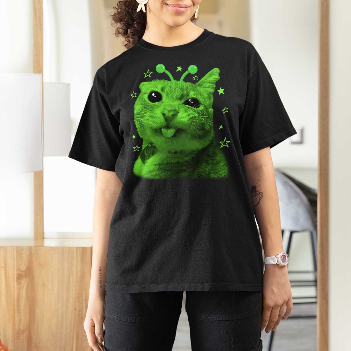Funny Alien Cat Meme Retro Y2K Vintage Space Kitty T Shirt For Women