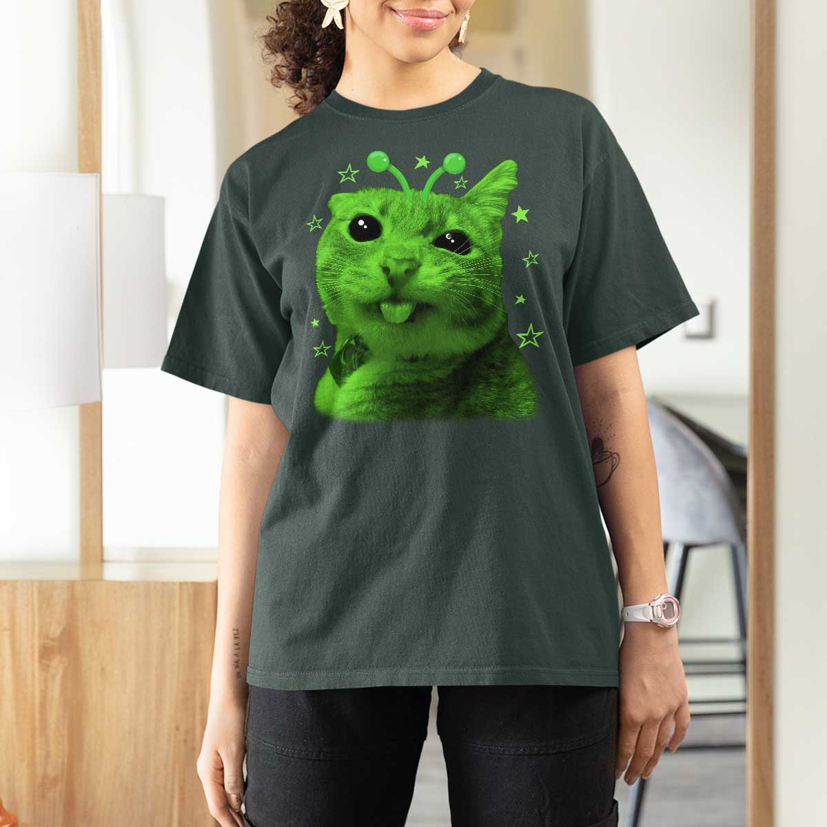 Funny Alien Cat Meme Retro Y2K Vintage Space Kitty T Shirt For Women