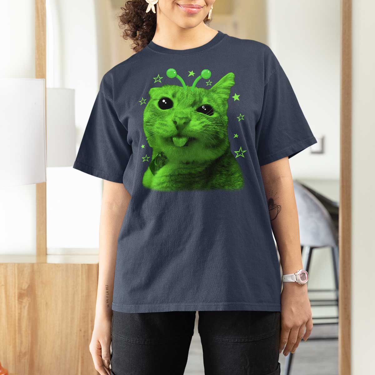 Funny Alien Cat Meme Retro Y2K Vintage Space Kitty T Shirt For Women