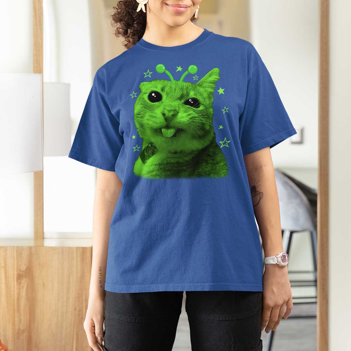 Funny Alien Cat Meme Retro Y2K Vintage Space Kitty T Shirt For Women