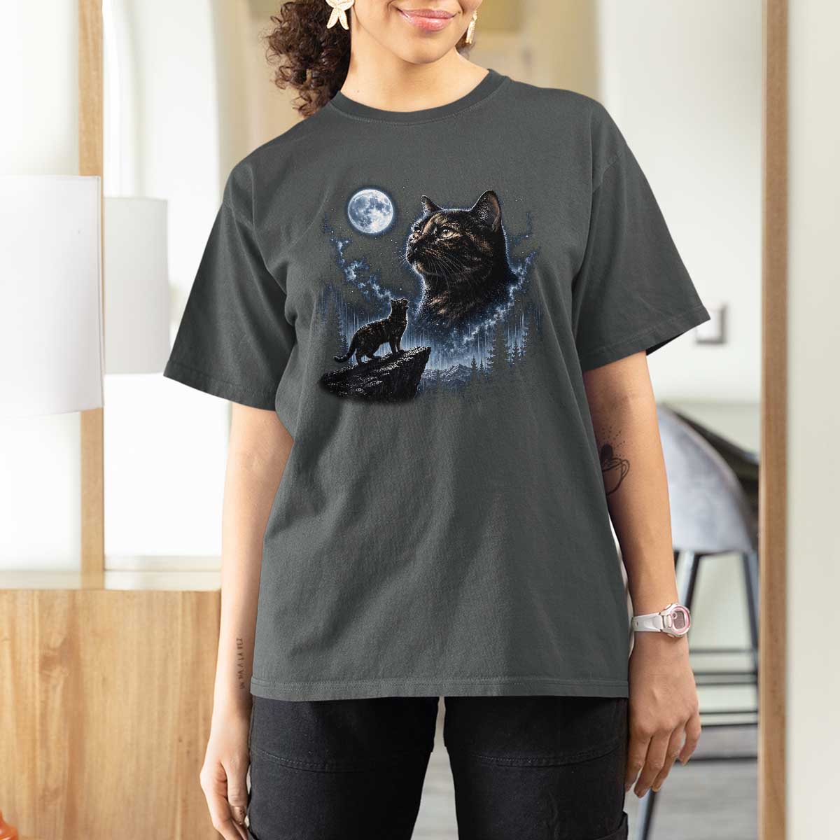 Tortoiseshell Cat Howling To The Moon T Shirt For Women Tortie Cat Lover 90s Retro