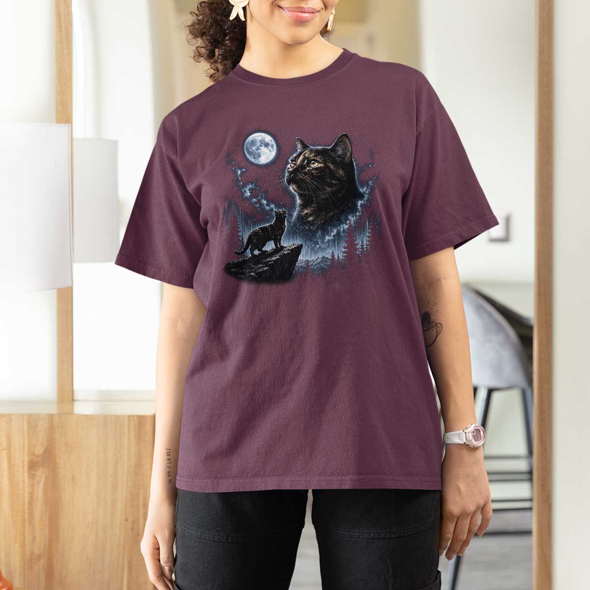 Tortoiseshell Cat Howling To The Moon T Shirt For Women Tortie Cat Lover 90s Retro