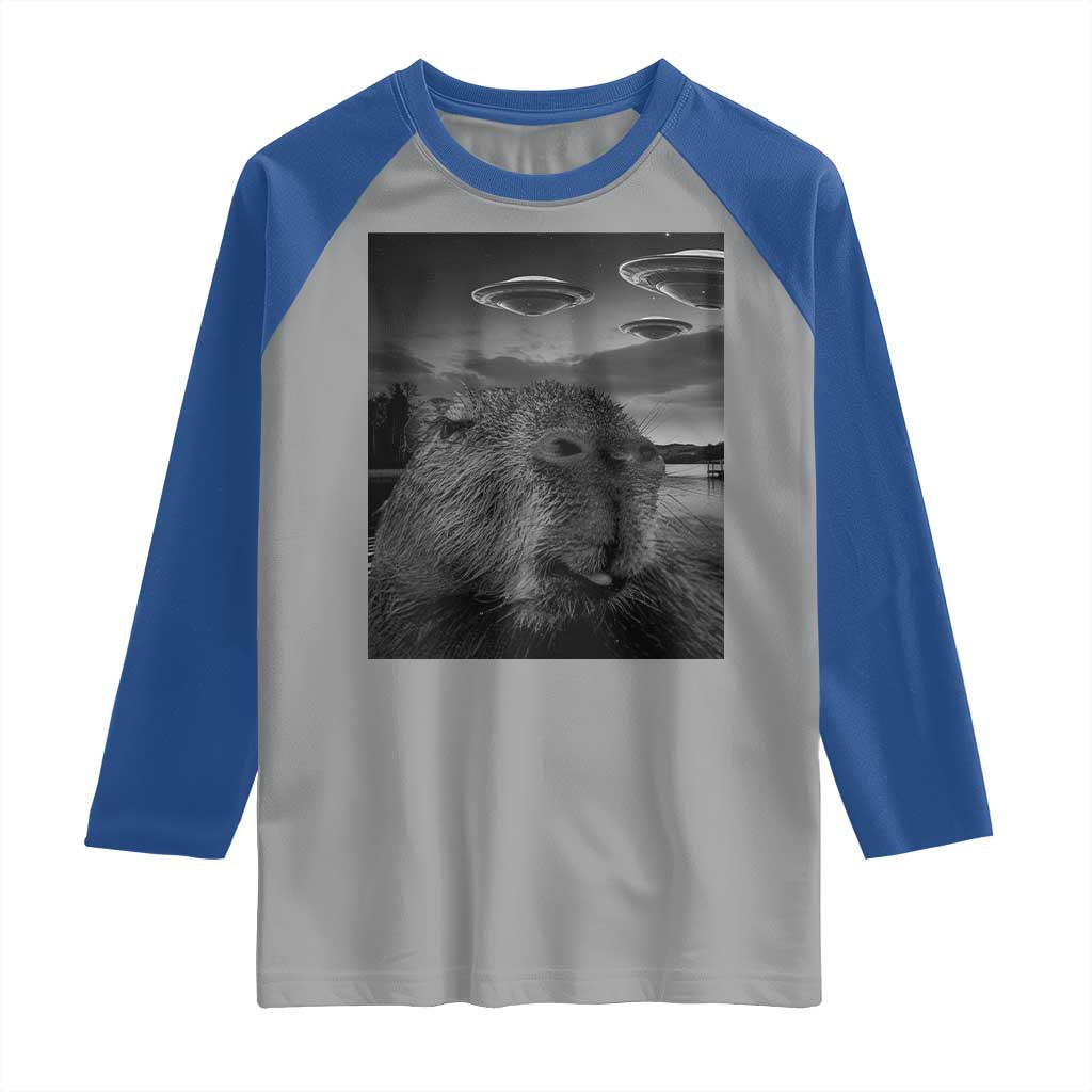 Funny Graphic Capybara Selfie with UFOs Weird Raglan Shirt