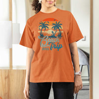 Beach Trip 2025 T Shirt For Women Summer Vacation Vintage 70's Retro TS10