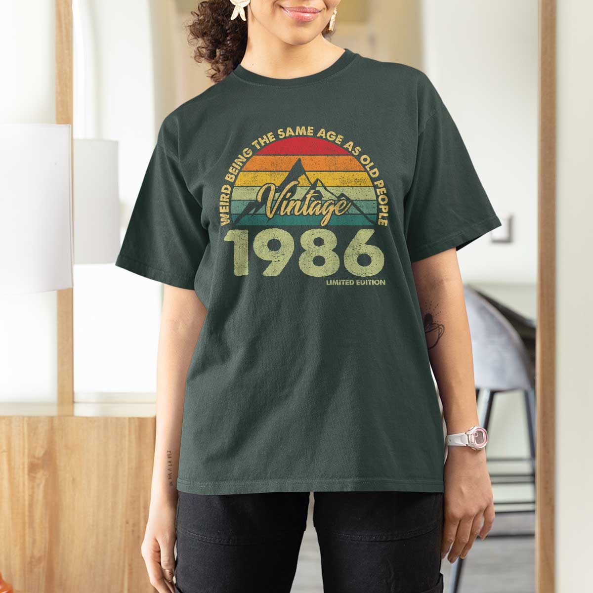 40th Birthday T Shirt For Women Vintage 1986 Weird Being the Same Age as Old People 40 Year Old Gift