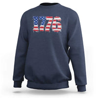 Distressed Faux Patchwork 1776 USA Flag Sweatshirt Vintage Effect Printing Patriotic Graphic 4th Of July Independence Day