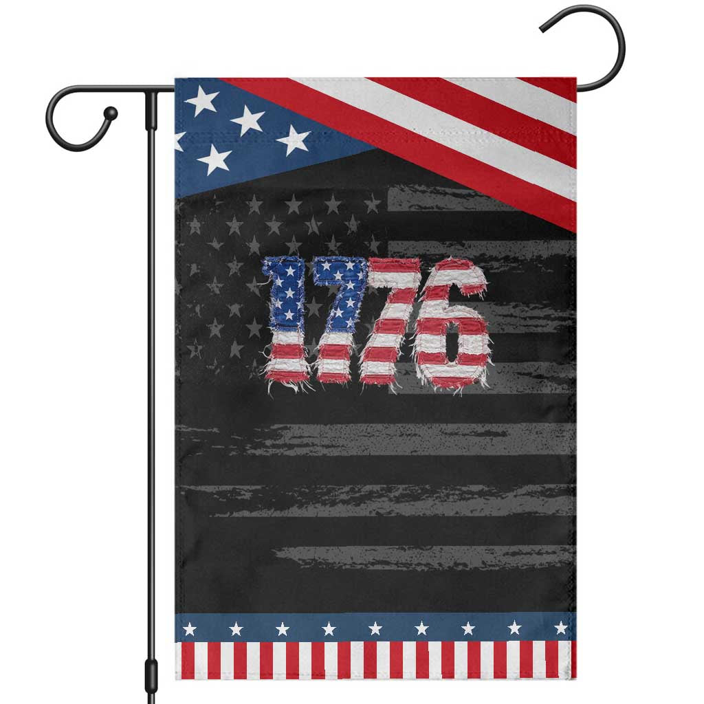 Distressed Faux Patchwork 1776 USA Flag Patriotic Garden Flag Vintage Effect Printing Graphic 4th Of July Independence Day