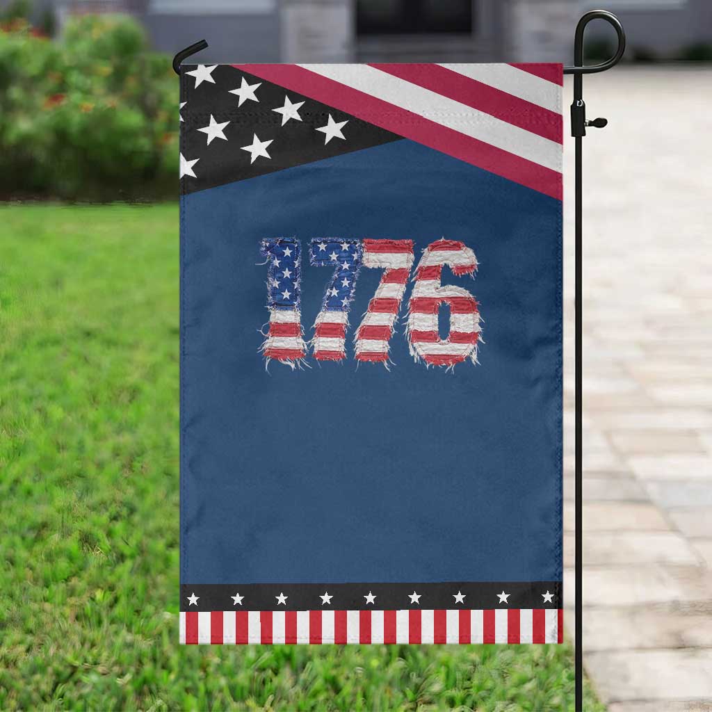 Distressed Faux Patchwork 1776 USA Flag Patriotic Garden Flag Vintage Effect Printing Graphic 4th Of July Independence Day