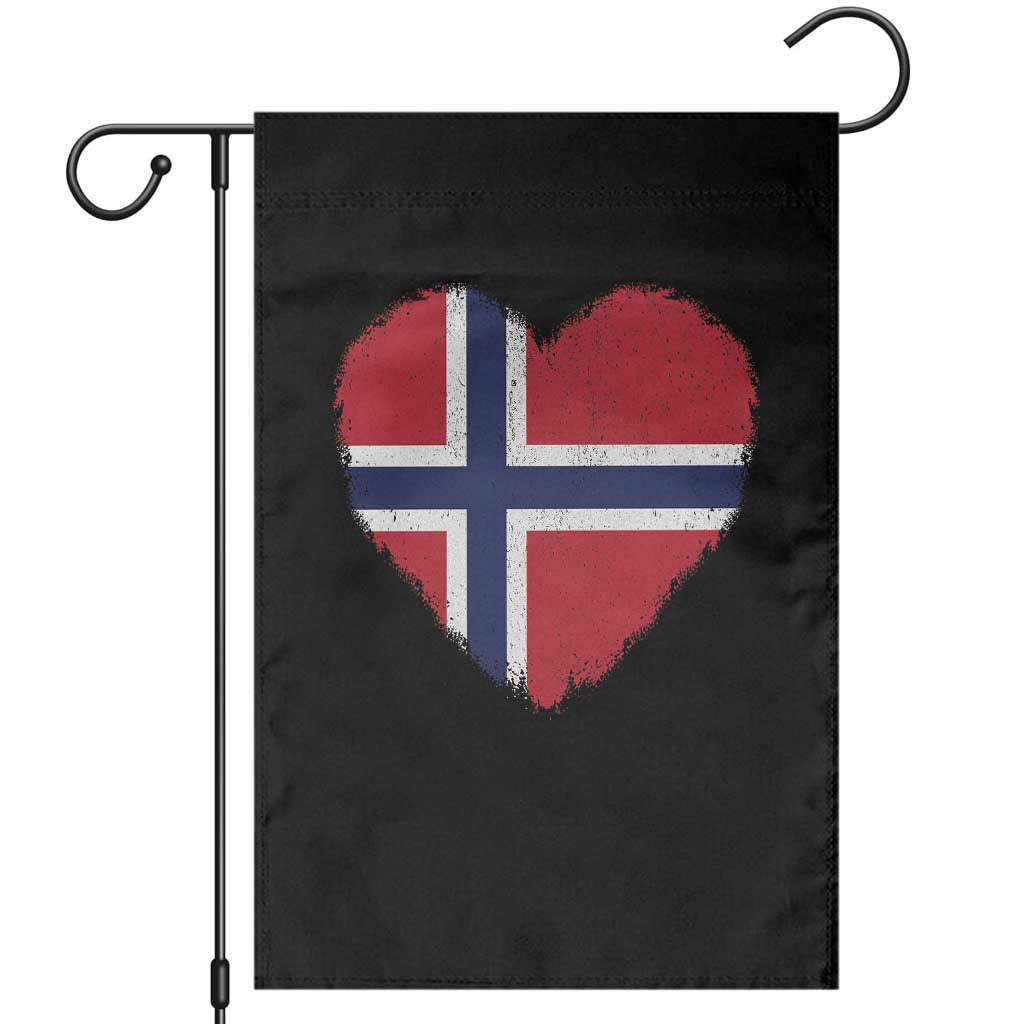 Norway Flag Heart Garden Flag Vintage Distressed Norge Norwegian Pride Patriotic Scandinavian Love Graphic