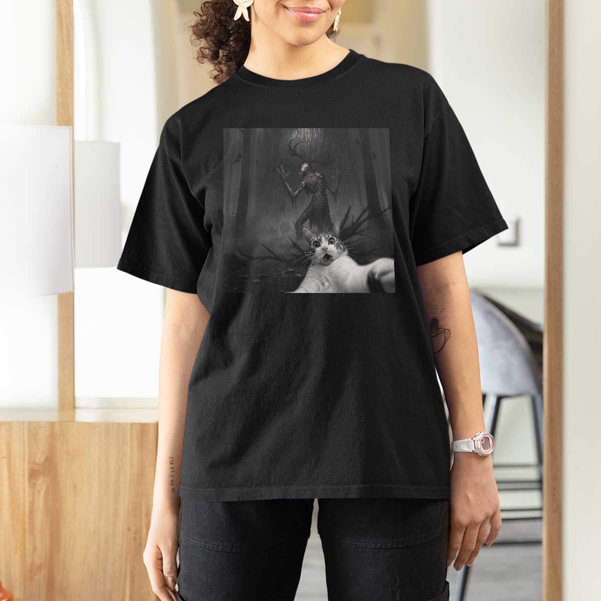 Cat Selfie With Wendigo T Shirt For Women Horror Halloween Funny Cat Gifts