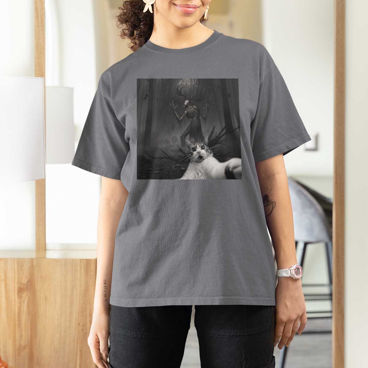 Cat Selfie With Wendigo T Shirt For Women Horror Halloween Funny Cat Gifts
