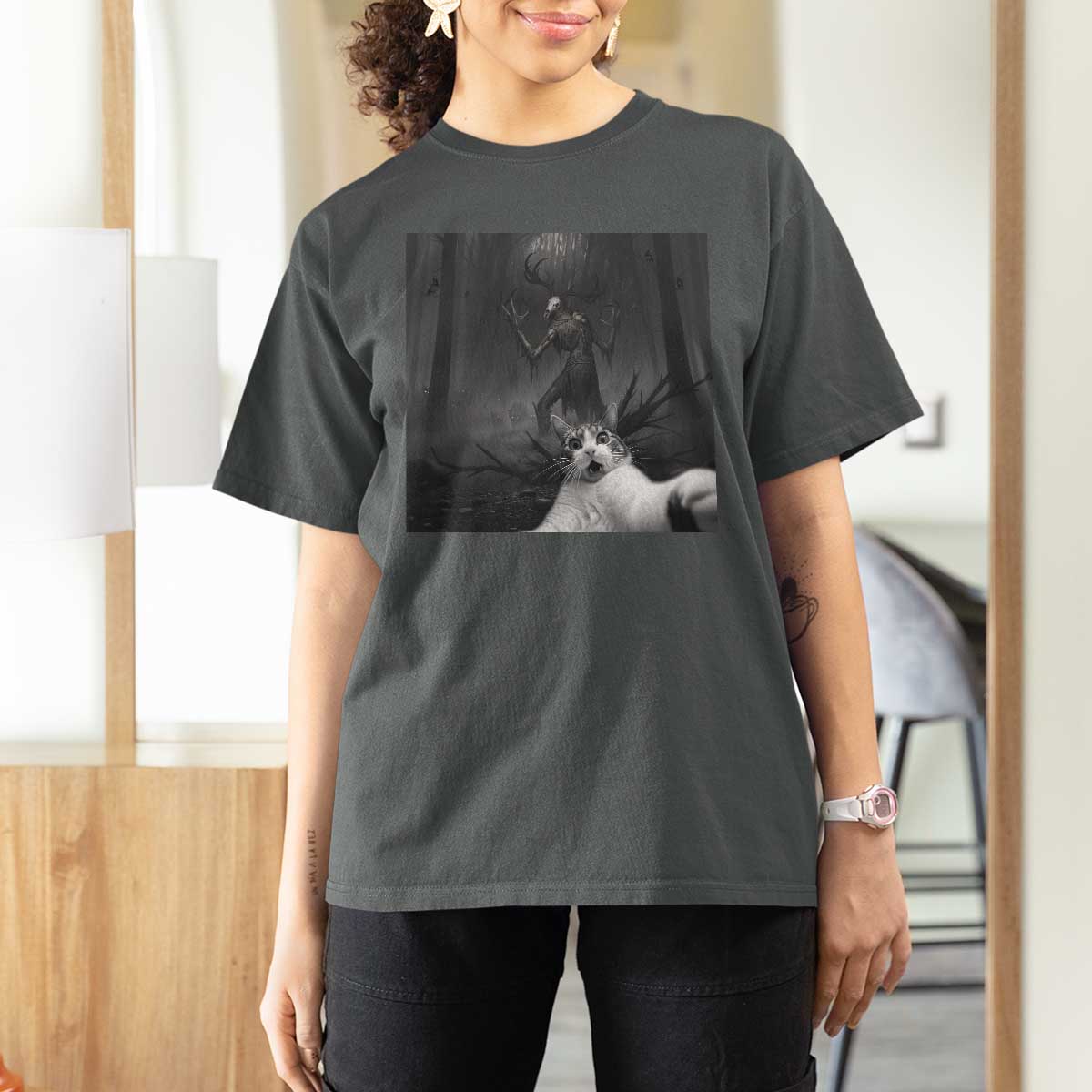 Cat Selfie With Wendigo T Shirt For Women Horror Halloween Funny Cat Gifts