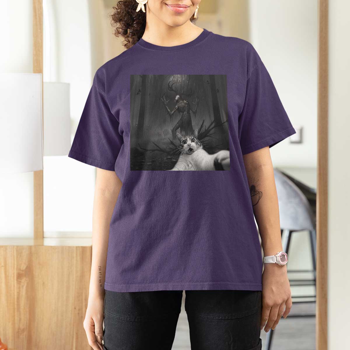 Cat Selfie With Wendigo T Shirt For Women Horror Halloween Funny Cat Gifts