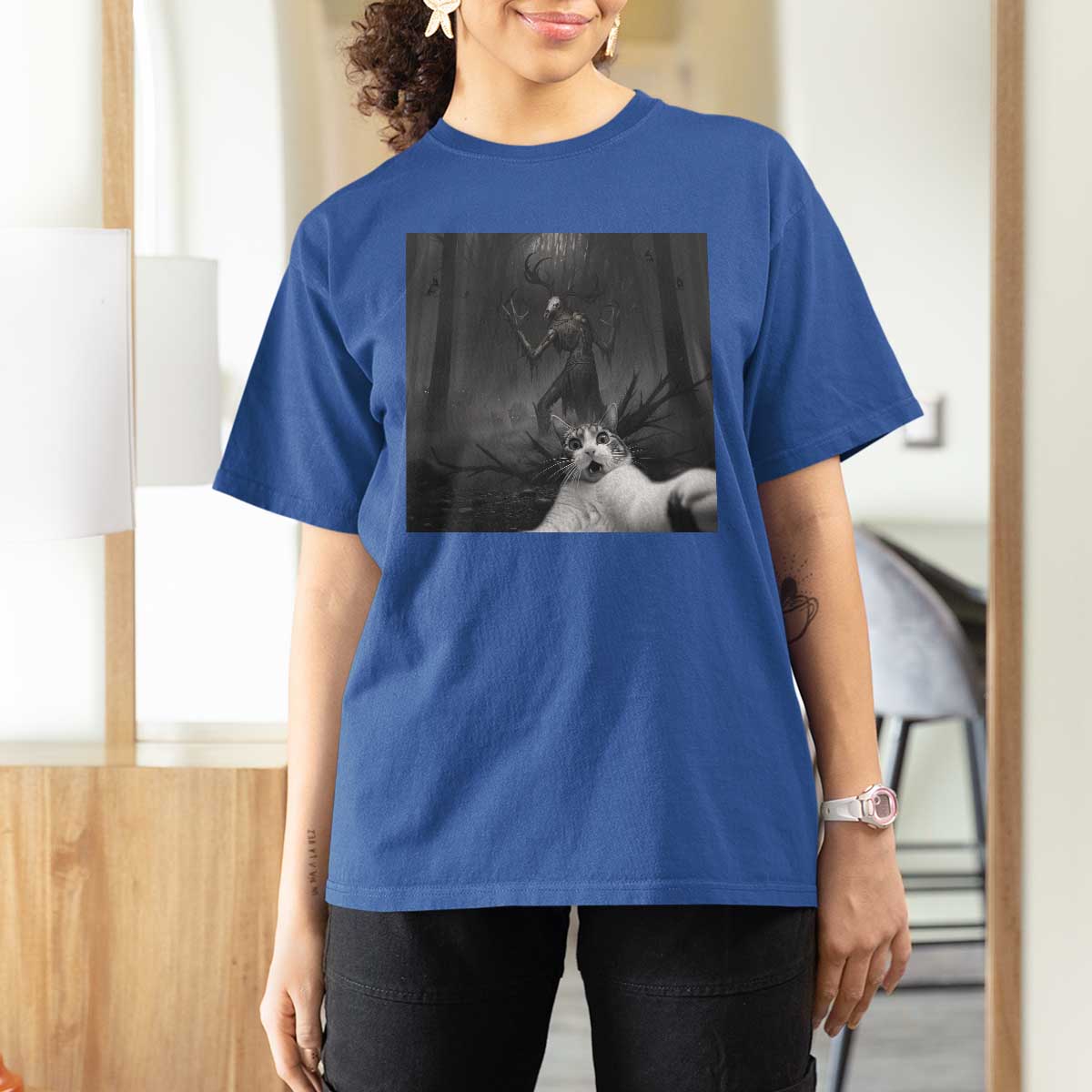 Cat Selfie With Wendigo T Shirt For Women Horror Halloween Funny Cat Gifts